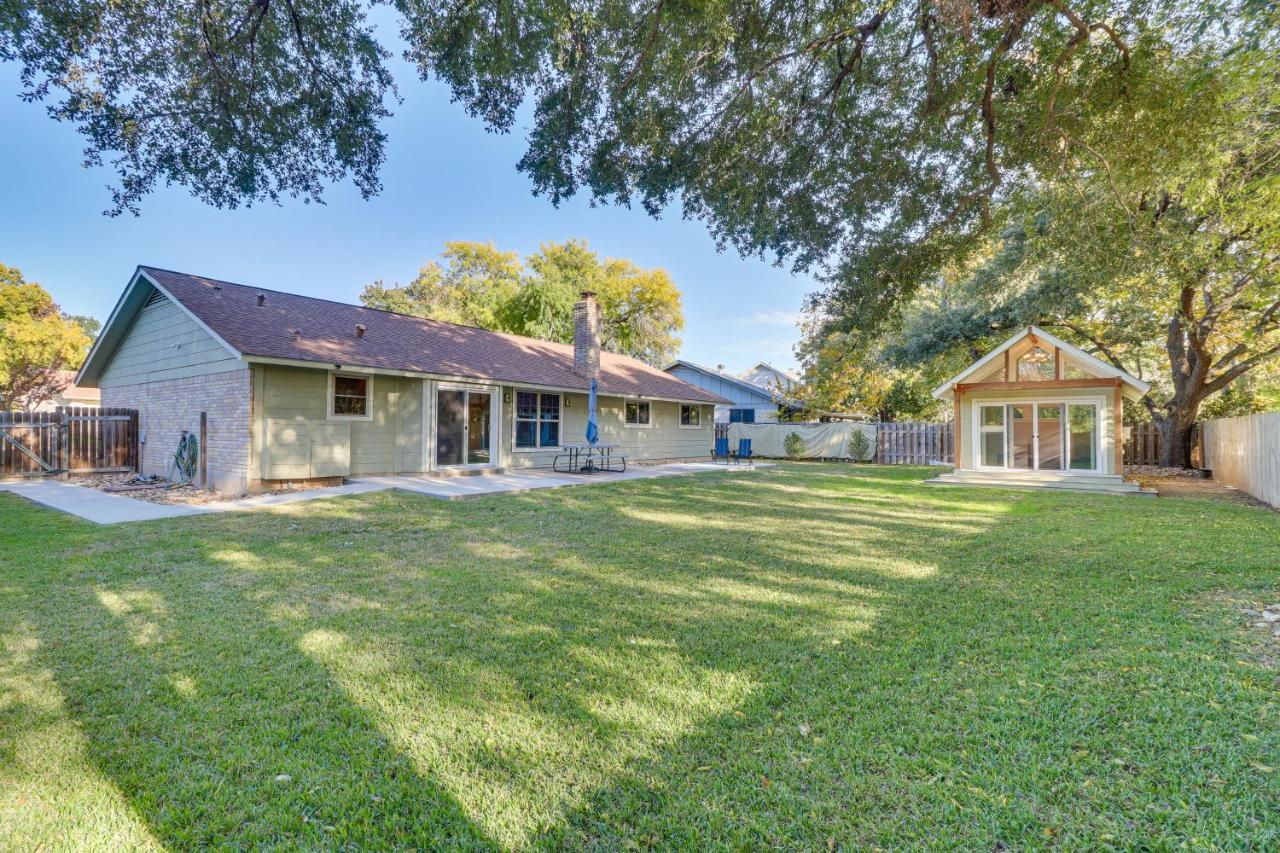 Texas Retreat With Patio, Fireplace And Fenced-In Yard Austin Exterior foto